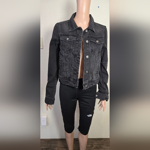 Free People Women’s Jean Jacket Rumors Denim in Washed Black Button Up Size XS - Picture 1 of 15